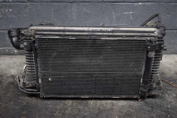 RADIATEUR VW GOLF 5 / JETTA  1.9TDI - Vue 1
